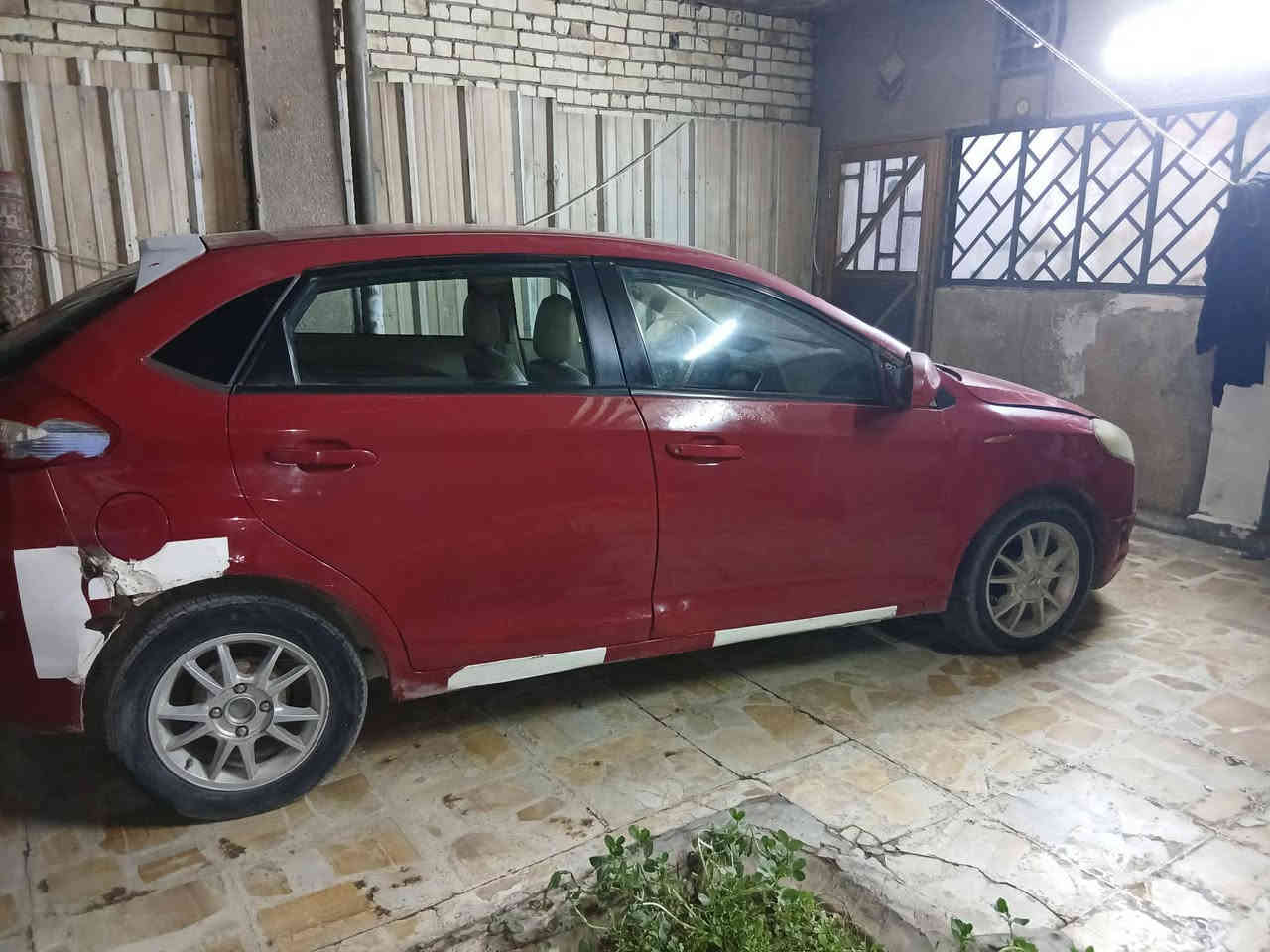 السلام عليكم للبيع سيارة شيري فلاوين موديل 2013 رقم بغداد مكينة كير خير من الله تبريد ثلج سيارة خير من الله بيهة باب السائق مصبوغ فقط السعر 32اوبيها مجال للاستفسار الاتصال على الرقم *********** المكان بغداد حي الجهاد
