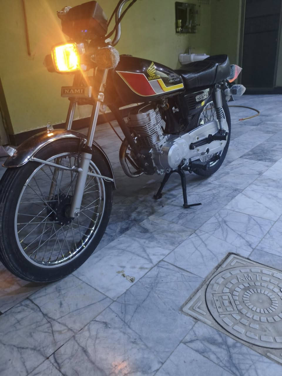 للبيع اربعه كير مديل 21 أصولي اوراق كامله دراجه نضيفه كلش سعر 650 مجال بصيط رقمي ***********
