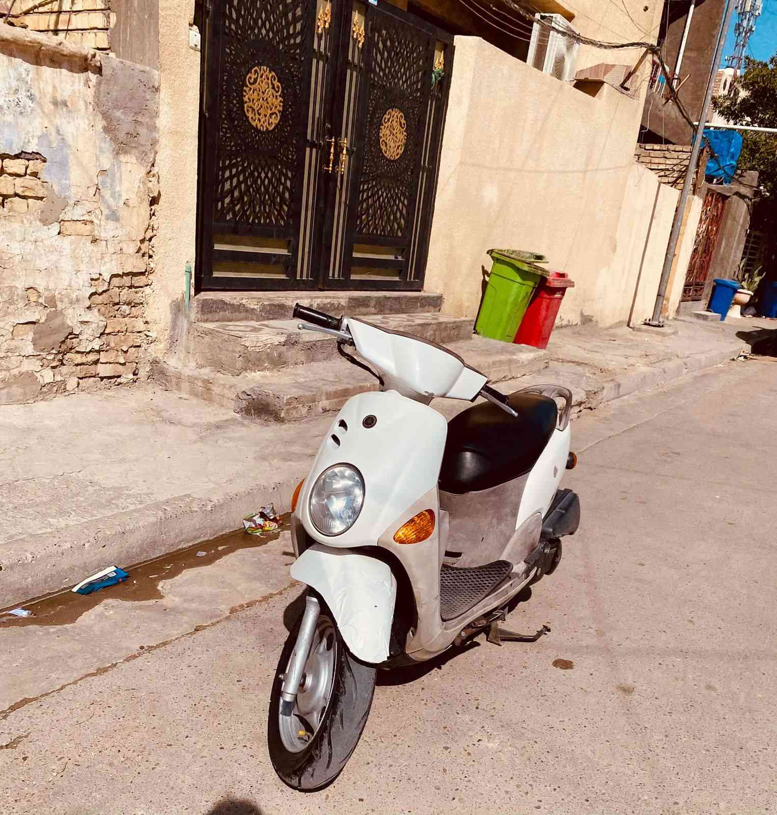 سلام عليكم درجة فله للبيع دراجه رمبه صارله شهر من نازله سعره مناسب تصال *********** بي واتساب ما متواجد بل فيس بوك مكاني بغداد الشعله
