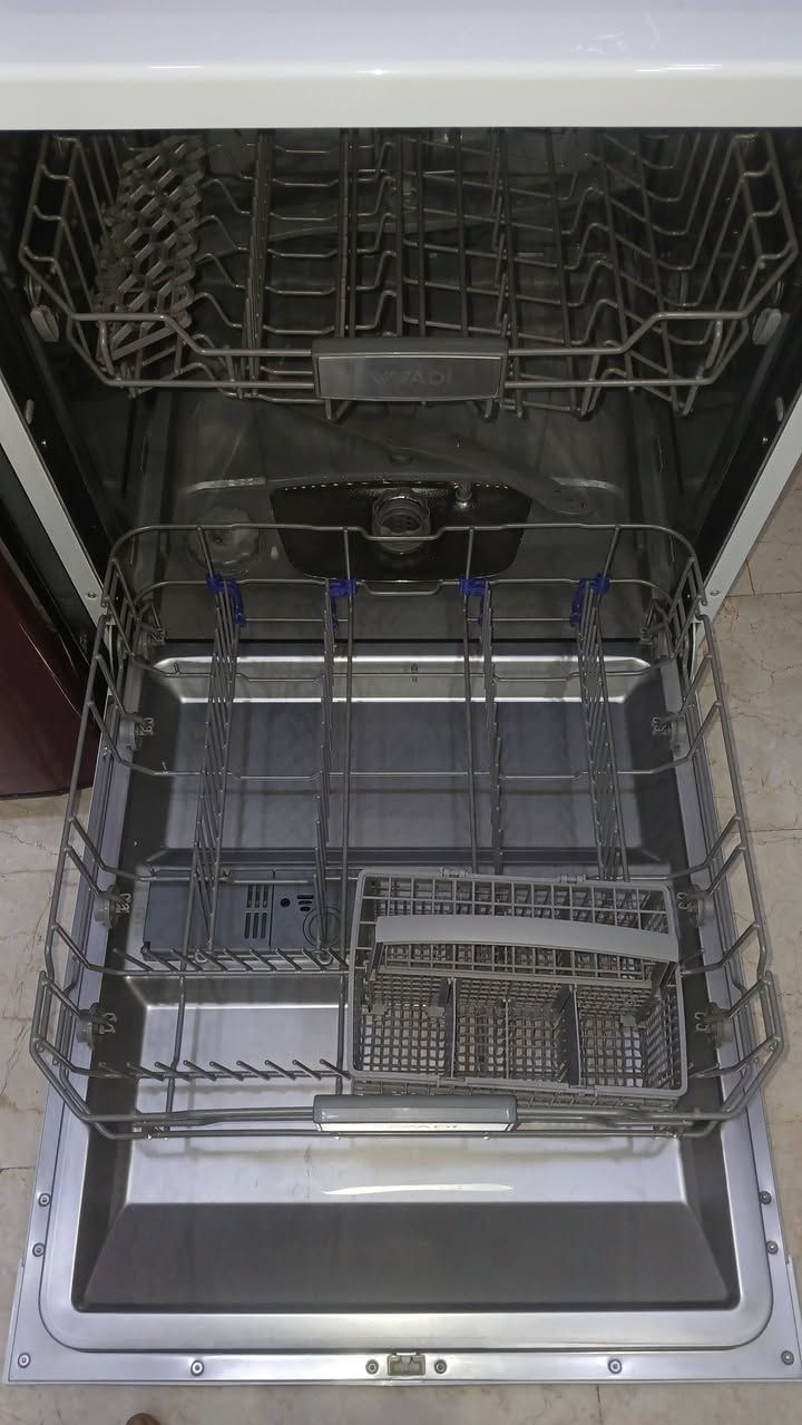 غسالة صحون حجم كبير اربع مرشات شغل ونظافة فول مواصفات  نوع الوادي استعمال قليل جدا للبيع العنوان الدورة  ..للاستفسار السعر على الخاص


**إذا كنت صاحب هذا الإعلان وتريد حذفه لأي سبب، رجاءا أرسل رسالة إلى الدعم الفني**