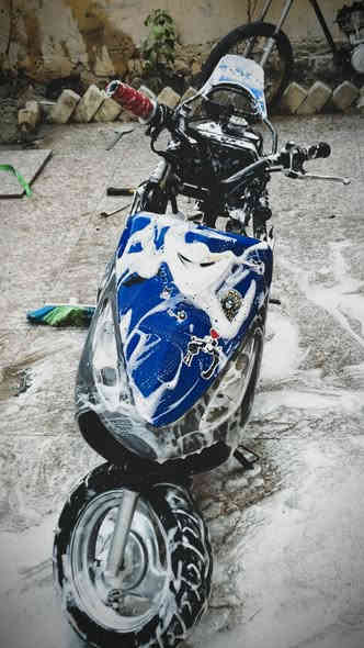 دراجه ماكس قجمه حربي بدون العين ولايت نضافه كدام عينك ناقصها صفحه وشخاطه وبعد مادري شنو كلي المصلح صجم مادري شنو دراجه تاخذها تشد صفحه تشغلها كدامي اطيكيها سعرها 400 بيها مجال قليل مكاني بصره جزيره رقمي 0778 130 2958 متوجد خاص واتساب
