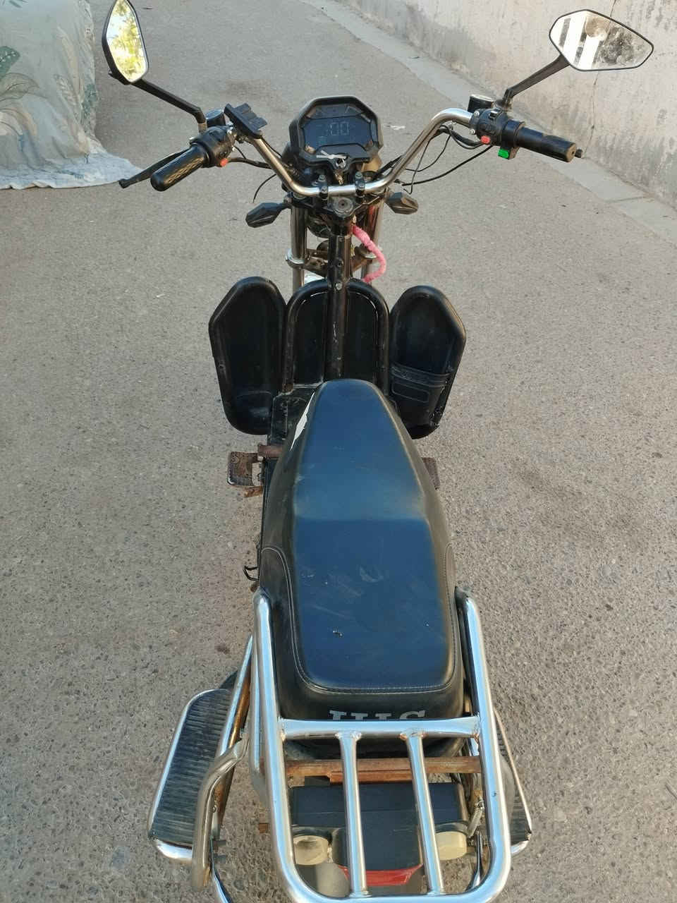ماطور شحن جبلي
بطاريات عدد 6 
5 يقرن 10 او وحده تقره 6
اربع سرع
سعر 375
مكان خالديه
تواصل عل رقم ‏‪***********‬‏
