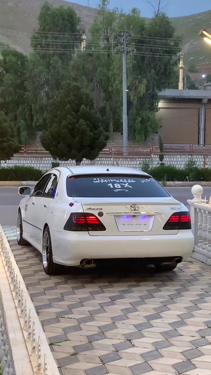 سەرەتا بەناوی خوا 
توێتا شاینە 
2005رۆیاڵ
(موس موس)
182یبێدوکەڵ
کامل کراوە بەسپۆرت 
ناوزەرد
جڵدی دوبەی
ئاوینە ئیشارەتو شەفتو هیتەر 
سوکان حەیزەران
تەعدیل سورعە 
کامل کامل جوانکاری بۆ کراوە  
٣  سێدوگمە  
بەشەرتی گێڕو مەکینەو ئەکسل 
سەیارەکە بەس ماشەڵایاوێت 
کامل مەسروف کراوە
برێکی بەسراوە
دەعامی ٢٠٠٧بۆبەسراوە
جامی پێشۆی کراوە بە پۆلۆ ڕایس  

هەچکەس موشتەری بو تەلە فونکات لەخزمەتیان*********** ناونیشان؟ سەیدسادق

