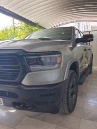 رام Built to serve  موديل 2024 ماشيه 33 ألف مايل السيارة بدون شاصي وبد...