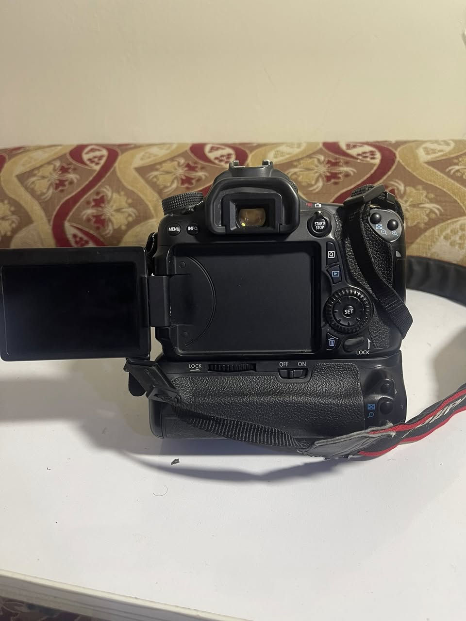 للبيع كاميرات و عدسات
Canon
D70/X D1
٠٧٧٤٩٧٠٥٥٥
***********
