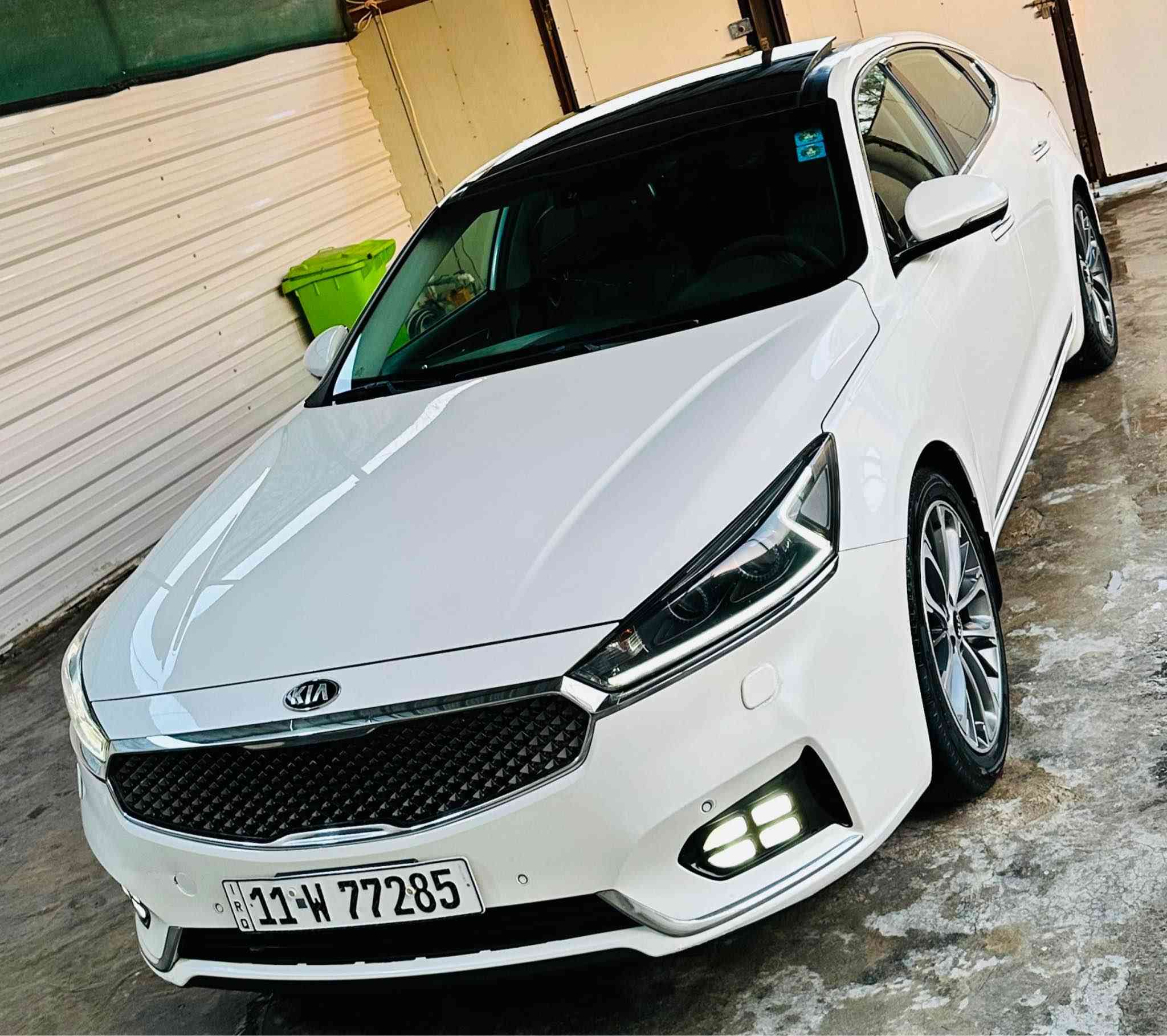 السلام عليكم للبيع كيا كادنزا  2017  خليجي
السيارة فول مواصفات 1/1 محوك 6 سلندر دوش 
السعر 173 
العنوان بغداد 
رقم الهاتف *********** بغداد, العراق
