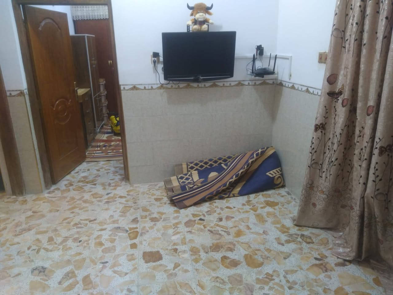 بيت للبيع الماجديه... زراعي 100م ركن
الطابق الأول كامل والثاني صالة وصحيات.. 
للتواصل ***********
