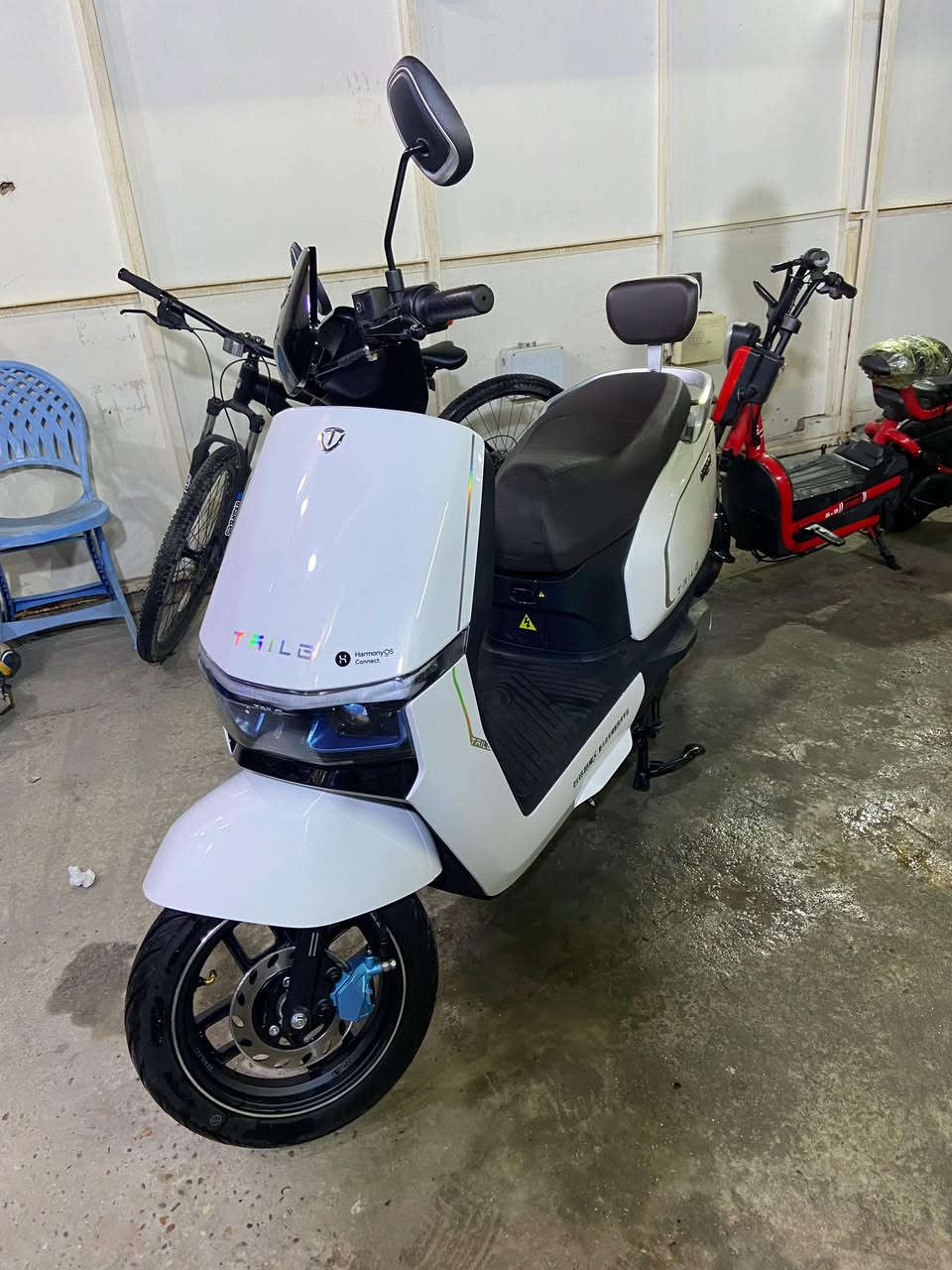 السلام عليكم 🌟
السلام عليكم 🌟  
دراجة كهربائية للبيع 🚴‍♂️

🔹 النوع: تالج  
🔹 البطارية: ليثيوم فوسفات الحديد (LiFePO4) – من أفضل الأنواع  
🔹 عمر البطارية: يوصل لأكثر من 3 سنوات  
🔹 عدد دورات الشحن: فقط 40 دورة (يعني شبه جديدة)  
🔹 المميزات: تدعم الربط بالموبايل 📱  
🔹 الحالة: نظيفة جداً واستعمال قليل  

💰 السعر: 900,000 دينار عراقي  

📍 الموقع: بغداد – المنصور  
📞 رقم الهاتف: ***********
