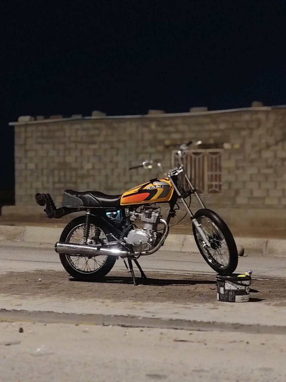 سلام عليكم دراجه البيع تعميير 25 وشاصي 16 وراق صولي مكاني دوانيه رقم *********** السعر 575 وبيها مجال
