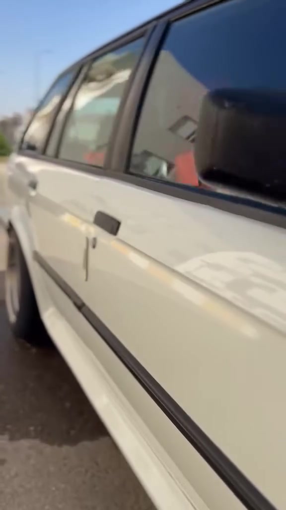 السلام عليكم

BMW E30 1990  استيشن 

325  مسكر فانوس 

كير عادي جاكتراك 260 

كلج براص 

اكسل قفل 8 براغي 

شورت شفت رياضي 

قبضه موستنك كاربون

صالنصات تفصال دبات كاتباك زوج ريمونت

كشنات M5  شوماه وجلد 

تغليف عازل حرارة ارضية وبيبان 

تبريد شغال 

رقم بغداد مشروع وطني بأسمي 

السعر. 50  وبيهه مجال 

للاستفسار  اتصل ***********

