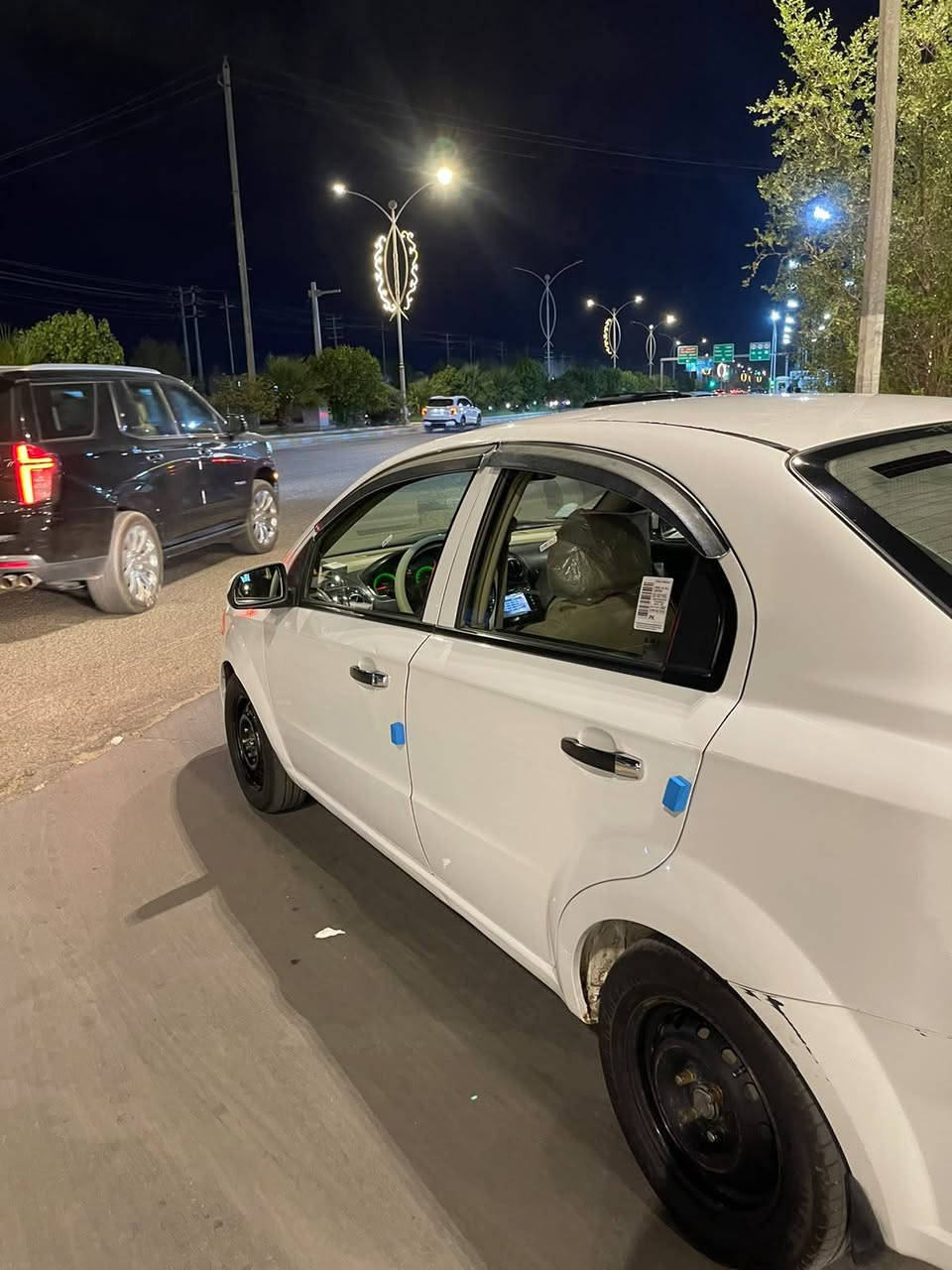 السلام عليكم
افيو ٢٠١١ مفتوح مكينه وكير وحداديه وتبريد وتخم تاير جاهزه عل اخر 
رقم بصره انكليزي ب اسمي 
السياره بيها تبديل قطعتين اصليات بدون دواخل والباقي كفاله
السعر ب ٥٥ وبيها مجال قليل مكاني ناصريه مركز  هــ***********
