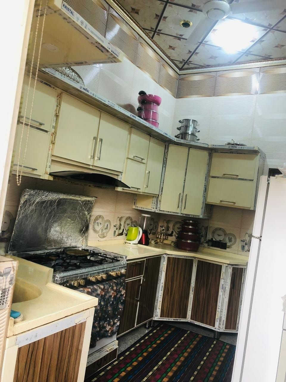 بيت زراعي للبيع مساحه ١٠٠م بناء حديث طابقين طابوك كونكريت 
الارضي غرفه كبيره وصاله واستقبال ومطبخ وصحيات
والطابق٢ غرفه كبيره ايظآ وصاله ومطبخ وصحيات
سعره ١٢٥مليون بي مجال للإستفسار
*********** او *********** مكتب نجمة الابداع للعقار
