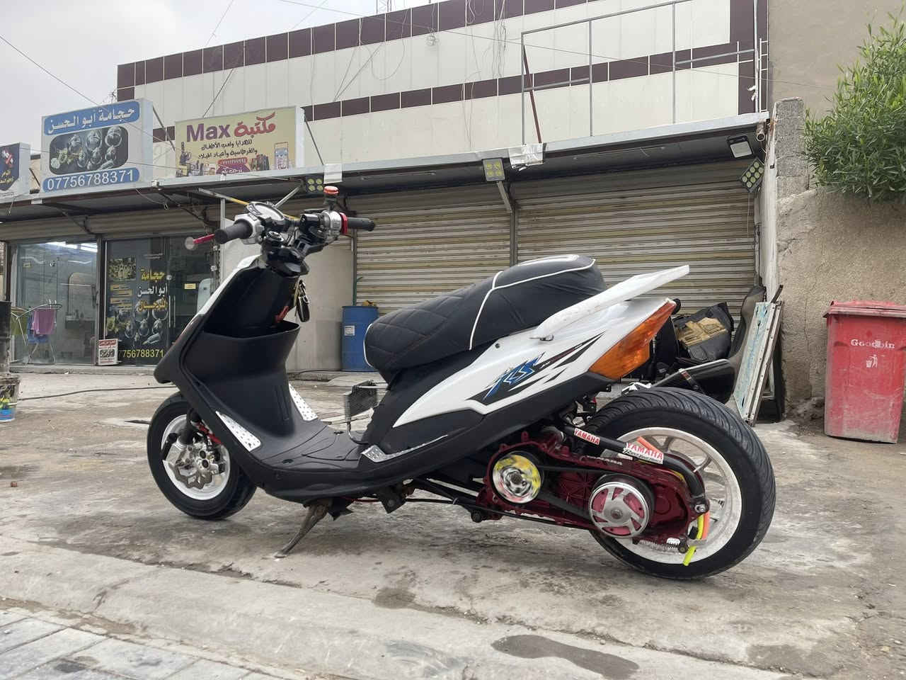 السلام عليكم
دراجه عدله مزوده شغل درجه اوله عل ايدي 
شاصي شغل : علي الياباني
مكينه سكنس 63  
كور TT MARC
كلجات رياضي امامي خلفي اصلي
عنبار ناينسون ويده امامي
سلف رياضي 
ستيرن اصلي 3 قطع
عضمه سكليتر رياضي اصلي
يده بريك خلفي رياضي اصلي
قطره اكسل ودهن رياضي اصلي
ستاند نيكل صفح اصلي
قبق فلاوين اصلي 
صلنصه كاربون اصليه 
كابريتر قفاز 
ويل خلفي عنكبوت اصلي 
سبايدر عمل فايبر 
فج و فلنجه رياضي اصلي
صدر امامي رياضي اصلي
دشبول جبلي بس مشاده
ردايتر كامل اصلي بس تشده
دراجه قويه كلش مكلفتني هواي
وابو المصلحه يعرف الغراض البيهه وكل قطعه بيهه اصليه 
مراوس او بيع 
 السعر 12$ 
***********
مكاني بغداد المنصور
