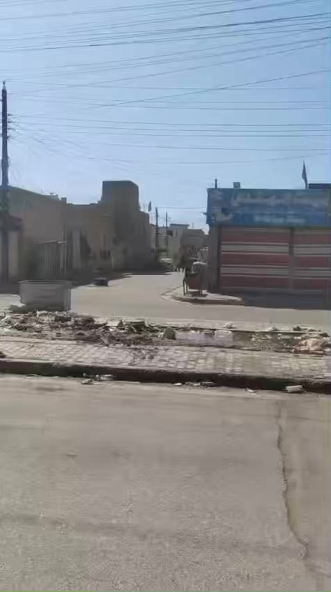 ومنزل للبيع ركن 
الموقع: الحسينيه. خدمات مسقط قرب المستشفى
المساحة: 123 م سند واقع حال 125 م 
• الطابق الاول: غرفة، هول، استقبال، ومطبخ مجمع صحيات.
• الطابق الثاني :غرفه وسطح
• كراج سيارة 🚗
📌يُباع مع الكاونتر، المكيفات، وتخم قنفات والستائر 
✅ شغل درجه اوله من كلشي مال جناي ومن تجي اشرحلك بالتفصيل 
 السعر ١٠٠
 يرجى الاتصال على:

📞 ***********
