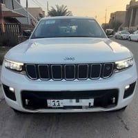 جراند شيروكي • ٢٠٢٢ • فئة أوفرلاند