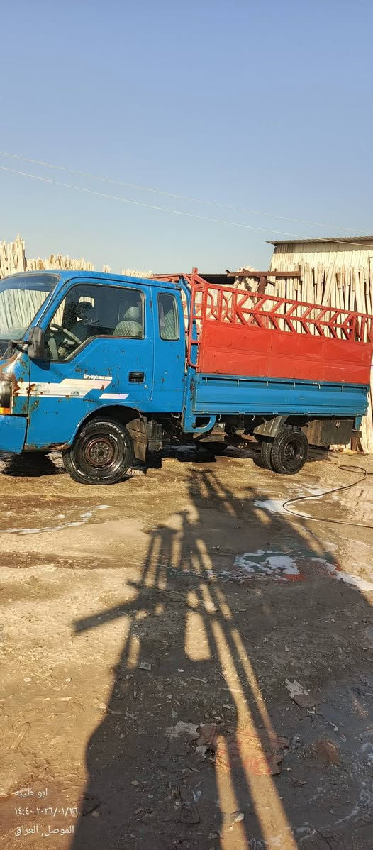 للبيع كيا بزون موديل 2000رقم الماني مشروع وطني شرط كيىر ومحرك طخم تاير جديد نوعيه نيكسون باتري جديد ملاحظه السيارة قلاب وبيها حصه كاز تحويل مباشر السياره موجوده بلموصل الفيصليه سعرها 68$ وبيها مجال للاستفسار اكثر تواصل  على الرقمين التاليين ***********/***********
