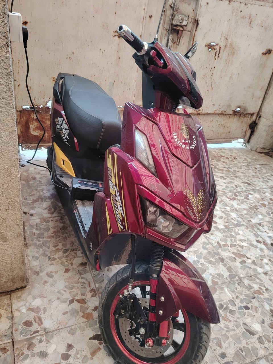 السلام عليكم
سكنس شحن حيلل نضيفه موديل 25 ب 600 وبيها مجال قليل مكاني بغداد المدائن ***********
