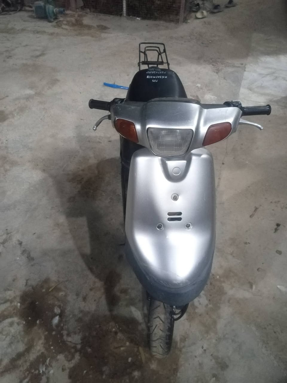 السلام عليكم دراجه بطه جديده دراجه زينه مرتبه كلشي جديد دراجه مابيها عطلات ابد صالها فوك ٣اشهر عندي ماعطلانه كيج مال سرعه يشتغل بكاني كربلاء المقدسه الجماليه للاستفسار الاتصال على الرقم *********** موجود واتساب السعر ٣٠٠الف وبيها مجال قليل حك الجيه او مراوس نزل خاص
