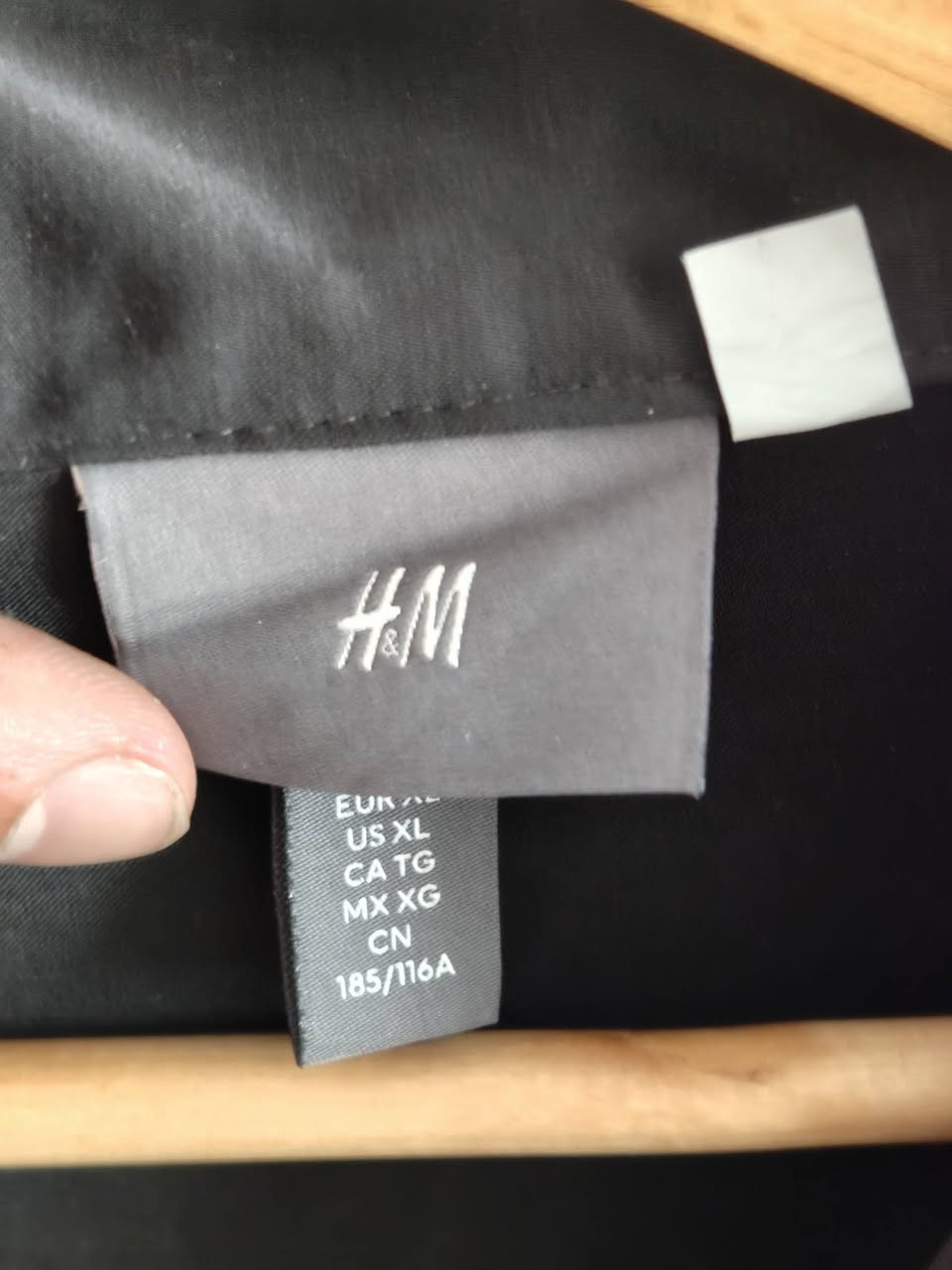 قميص اسود ساده ماركه H&M
قطعه نضيفه جداً 
قياس (XL هاف يلبس XXL)
السعر 14 شامل اجور  التوصيل 
اضغط على الصفحه لمشاهدة بقيه الموديلات


**إذا كنت صاحب هذا الإعلان وتريد حذفه لأي سبب، رجاءا أرسل رسالة إلى الدعم الفني**