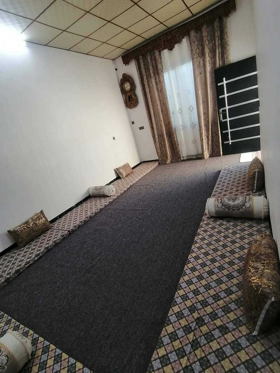 بسم الله ياالله / السلام عليكم بيت للبيع بل معسكر مساحته 150 متر متكون من غرفتين نوم هوا استقبال مطبخ صحيات البيت كدام العين بيت مرتب وحلو شراي اتصل مو شراي لابس تعامل (بيع البيت يمي )
***********
