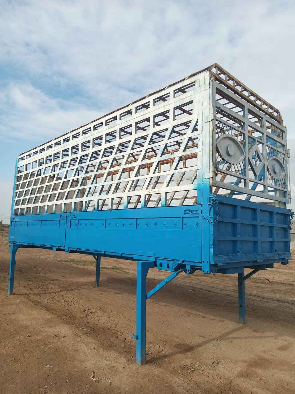 بدي للبيع وربي طول سبعه ونص جديده مكان ديالى قفل حاويه *********** ***********
