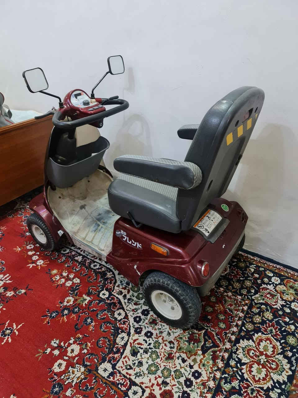 سكوتر ياباني بحالة جيدة جدا السعر ٥٠٠ 📞***********
