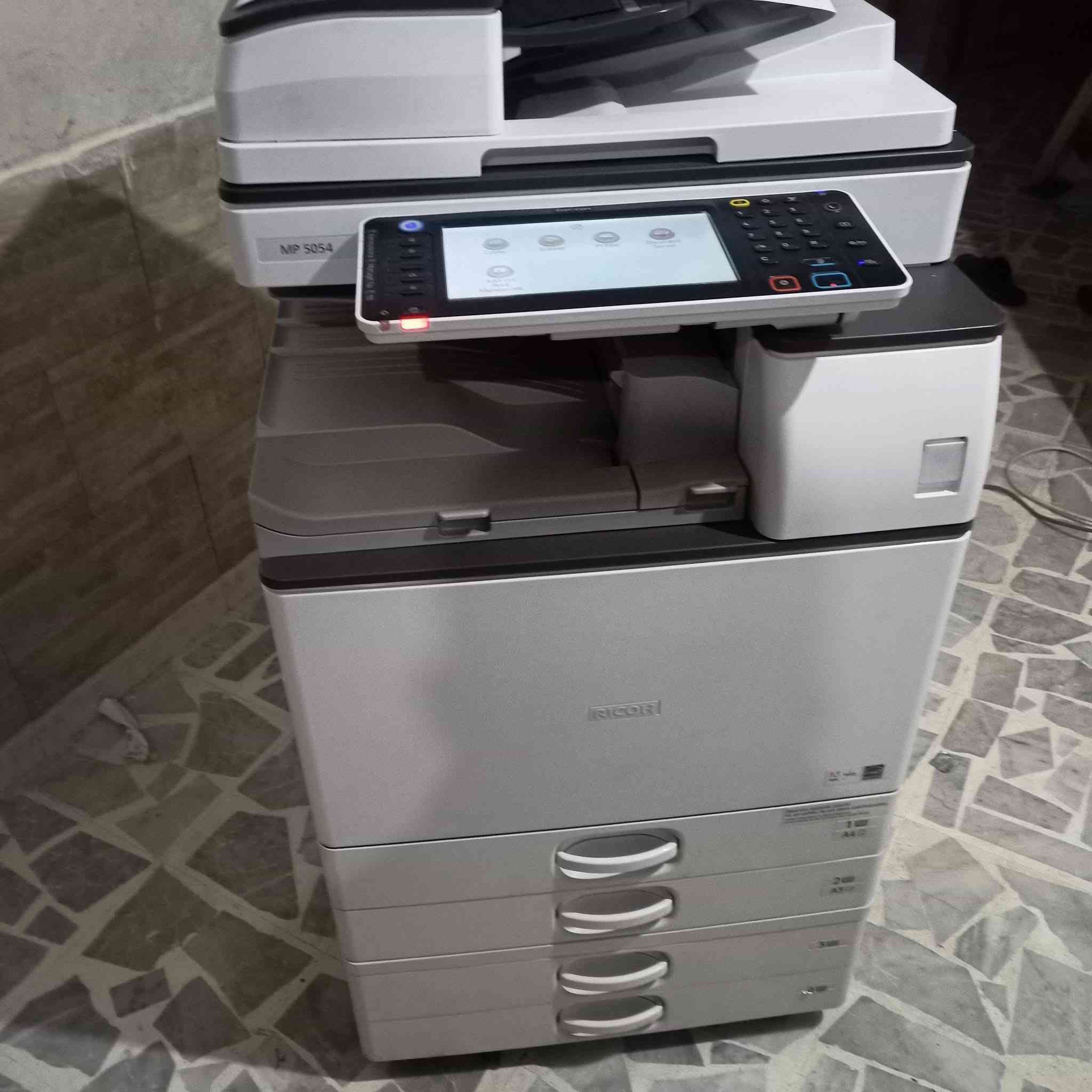 Ricoh mp 5054
يعني ببساطة: ماكينة عملية جدًا.. تشتغل وتعطيك إنتاجية عالية من غير صداع!

📌 خصائص Ricoh mp 5054

✅ تصوير + طباعة +اسكانر 

أبيض وأسود

✅ السرعة: حتى 50 نسخة في الدقيقة

✅ مقاسات الورق: من A6 لحد A3

✅ تكبير وتصغير : 25% – 400%

✅ وضوح الطباعة: 1200 DPI

✅ فيدر أوتوماتيك + دوبلكس (طباعة على الوجهين)

للاستفسار: ***********
