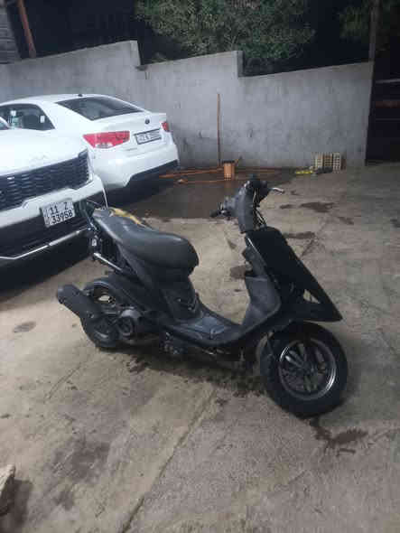 عدله مال لعب نضيفه الدراجه بيه مكينه حيل قويه مو شلون مجان شلعه ومعدل تجي وشوف كور وبوشه وبستم مال نوزل  حديث بس الدراجه كابريتر مكاني بل دوره رايدهه ٤٥٠ ***********
