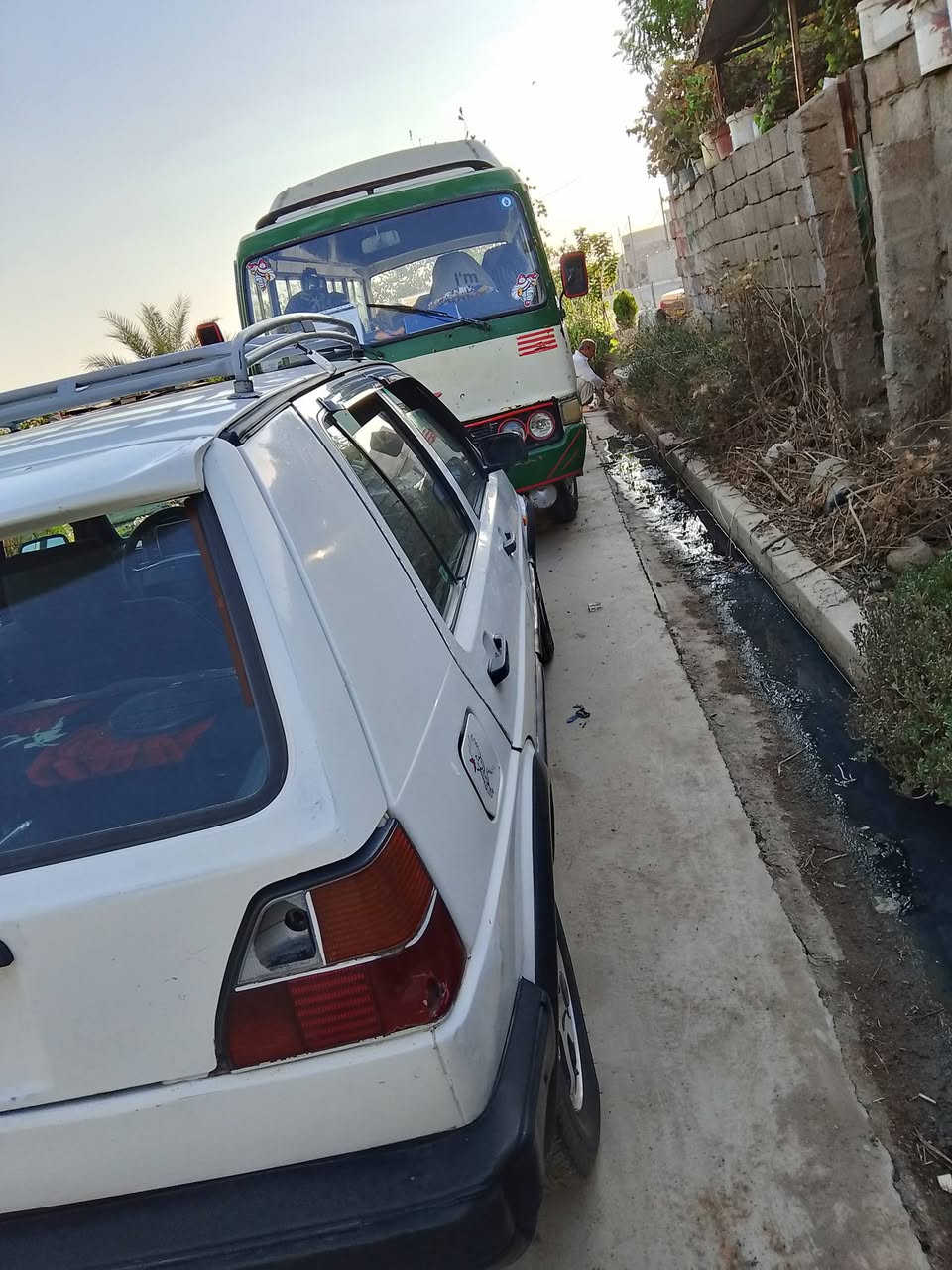 كولف موديل 89شرط الوكاله والتحويل كير شرط محرك بدايه نفخ طخم جديد دبلات جدد ستيرن جديد كاربون بيها  السعر30
***********
