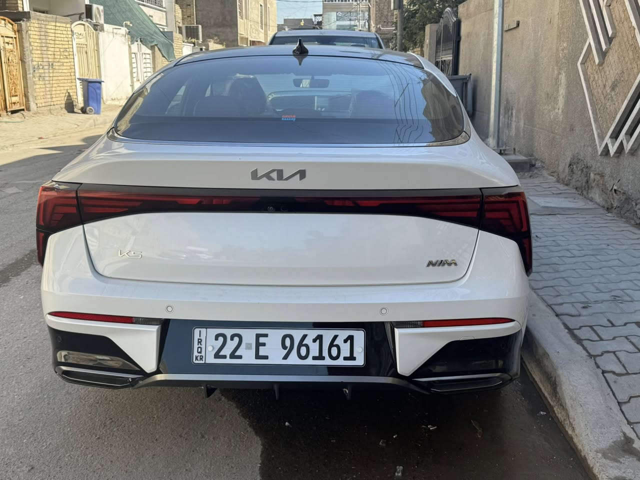 سلام عليكم سياره K5  مديل 2024 خليجي سياره جديده مكينه 2500 فول موصفات 5 كامرات حساس أمام خلفي سكف بنرامه داخل مشمشي كشنات كهرباء سايد بريك دكمه  هواي مصفات بعد بيه رقم أربيل تحويل مباشر *********** مكاني بغداد لامين ثانيه 240 وبيه مجال بسيط
