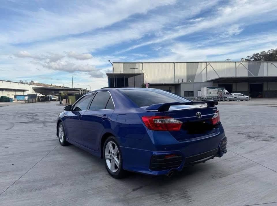 2013 Toyota Aurion Sportivo ZR6 Sedan (MY14) 3.5L Petrol 6 Speed Automatic Good condition 160,112 kms 

Extras 
-12 month Rego 
-2 Keys
-Sunroof
-Tinted windows
-Full Log Books 
-Full Service History 
-Just Been Serviced 
-2 Tone Leather Seat Option 
-Electric Seats 
-Memory Seats 
-Automatic Rear Window Blind 
-Genuine Toyota Bonnet Protector 
-Genuine Toyota Headlight Protector 
-Genuine Toyota Floor mats
-4 Bridgestone Tyres
-17 inch Genuine Toyota Alloy Wheels
-Front Parking Sensors 
-Rear Parking Sensors 
-Adaptive Cruise Control 
-Lane Assist 
-Navigation System 
-Reverse Camera 
-Bluetooth hands free 
-iPod connectivity 
-USB port 
-Aux port


**إذا كنت صاحب هذا الإعلان وتريد حذفه لأي سبب، رجاءا أرسل رسالة إلى الدعم الفني**
