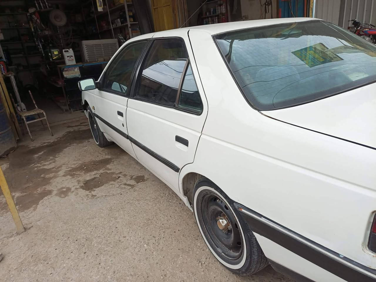 سلام عليكم البيع بيجو موديل 2010 السياره جاهز مكينه وكير وتخم تايره وتبريد وي سويج والسعره 33 وبيه مجال ملاحضه مكلف بل نشر رقم صاحب السياره ‏‪***********‬‏
