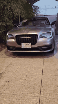 سياره اوباما حادثها جاملغ وبنيد والجاملغ الثاني مقسم وبيها صبغ عام اثر...