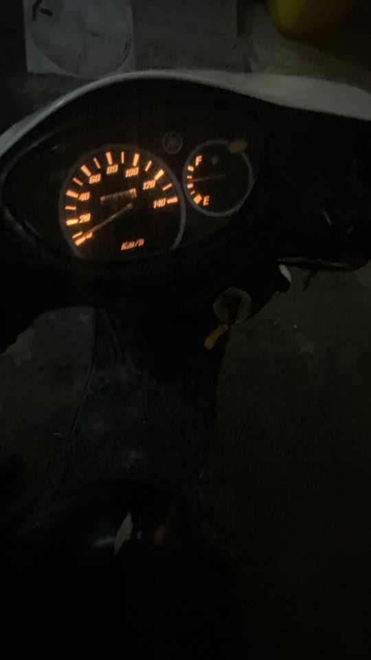 يالله سلام عليكم
اگزز للبيع نوزل 
نكرة سلف بگل وكت 
شلعه ومعدل خير من الله 
كلشي ممبدل بيها ماشيه 37 الف فقط 
تجي تفحصها عجبتك على عيني وعلى راسي 
قبل أسبوعين اخذتها ب13$ ومحتاج الفلوس ضروري 
صراحتًا ب10$ وبيها مجال بسيط مكاني الرحمانية قرب كورنيش البيروتي  ، اتصال ***********
