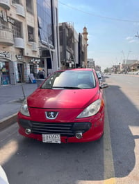 بيجو 307 موديل 2006 سنويه ساقطه  رقم بغداد مشروع وطني  شرط التحويل  بي...