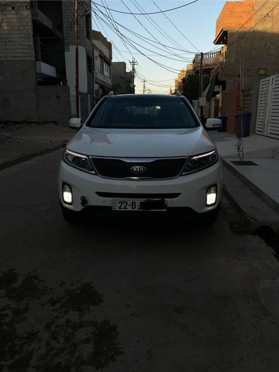 (بسم الله الرحمن الرحيم )للبيع سيارة Kia Sorento 2013 موديل 2013 (شكل 2015) خليجي فول مواصفات  اعلى فئة ، بحالة ممتازة ومكفولة كفالة عامة ✨

🔹 المواصفات:
•  محرك 6 سلندر قوي واقتصادي
•  قير أوتوماتيك ناعم بدون مشاكل
•  دفع أمامي (FWD)
•  فتحة سقف ☀️
•  داخلية نظيفة جداً 
•  شاشة + كاميرا خلفية
•  حساسات أمامية وخلفية
•  مثبت سرعة
•  تحكم بالمقود (ستيرن)
•  مرايا كهرباء قابلة للطي
•  تبريد وتدفئة ممتازة ❄️🔥
•  جنوط أصلية
•  إطارات بحالة جيدة
.7 راكب 
.رقم اربيل 
.بصمة تشغيل 
.بصمة ابواب
.يدات نيكل
.بردات جانبية
.كشنات كهرباء⚡️
.ثلاث قطع تبريد❄️
.كشنات جلد 
.اشارات ترحيب 
. اشارة بلمري 

•  تم تبديل دهن القير (زيت القير) بالكامل قبل فترة قصيرة جداً
•  صيانة حديثة وجاهزة للاستخدام بدون مصاريف

.سنوية جديدة
🔹 السيارة:
•  وارد خليجي
•  خالية من الحوادث

•  مكفولة كفالة عامة من الصبغ والبارد
سيارة نظيفة جداً وجاهزة،
مكانها ديالى بعقوبة 
السعر 165 للاستفسار اكثر خاص


**إذا كنت صاحب هذا الإعلان وتريد حذفه لأي سبب، رجاءا أرسل رسالة إلى الدعم الفني**