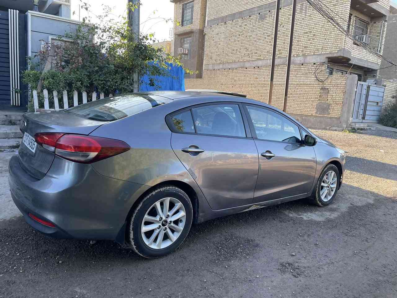 سيراتو ٢٠١٧ ماشية ١١٠.٥٠٠ صورة السونار موجودة 👇 مكينة ١٦٠٠ دوش رقم بغداد مكاني الكاظمية السعر ١٢٨ 
مواصفات استندر + كاميرا


**إذا كنت صاحب هذا الإعلان وتريد حذفه لأي سبب، رجاءا أرسل رسالة إلى الدعم الفني**