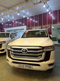 لاندكروز 2022 ماشيه 45 الف   ضمان السياره  ساززز  .. شاشت تطبيق  مكفول...