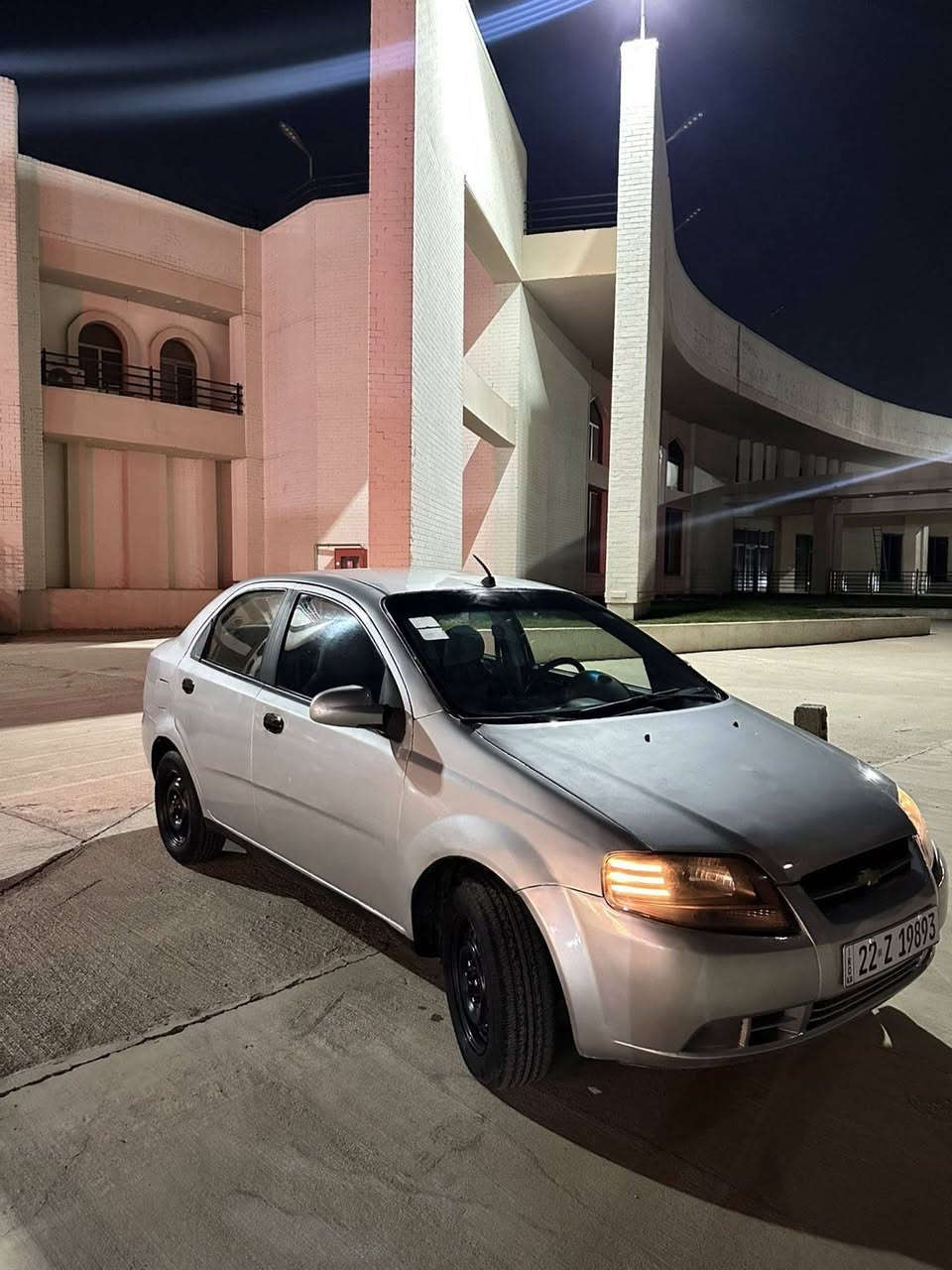 سه ره تا به ناوي خواي كه وره 
شؤفليت ئه ڤيؤ 
مؤديل 2006
ته قه وره قه ي به شه رت 
كاره باي به شه رت 
وه رگه رانوو برانه وه ي به شه رت 
سه ياره كه ره قه موو ژينكه و سه نه وي نويه 
سه ياره كه بيوه ژنه 
سبوخيكي جواني كراوه 
چوار تايه ي تازه يه 
به ناوي خؤمانه.
سحري 36وه ره قه 
مه جاليكي برايانه...ره قه م مؤبايل***********
شوين هه ولير.... أربيل, العراق
