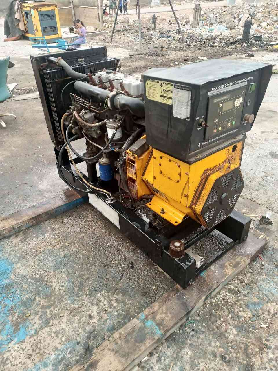 السلام عليكم مولد يركنز صيني عزوزه لا تبخير ولا تنقص ثري فيز راس توليد زايتر السعر 13 شاشه حمايه فول جاهزه على وضع الشركه الشراي ينتصب *********** تشغيل ذاتي واطفاء ذاتي
