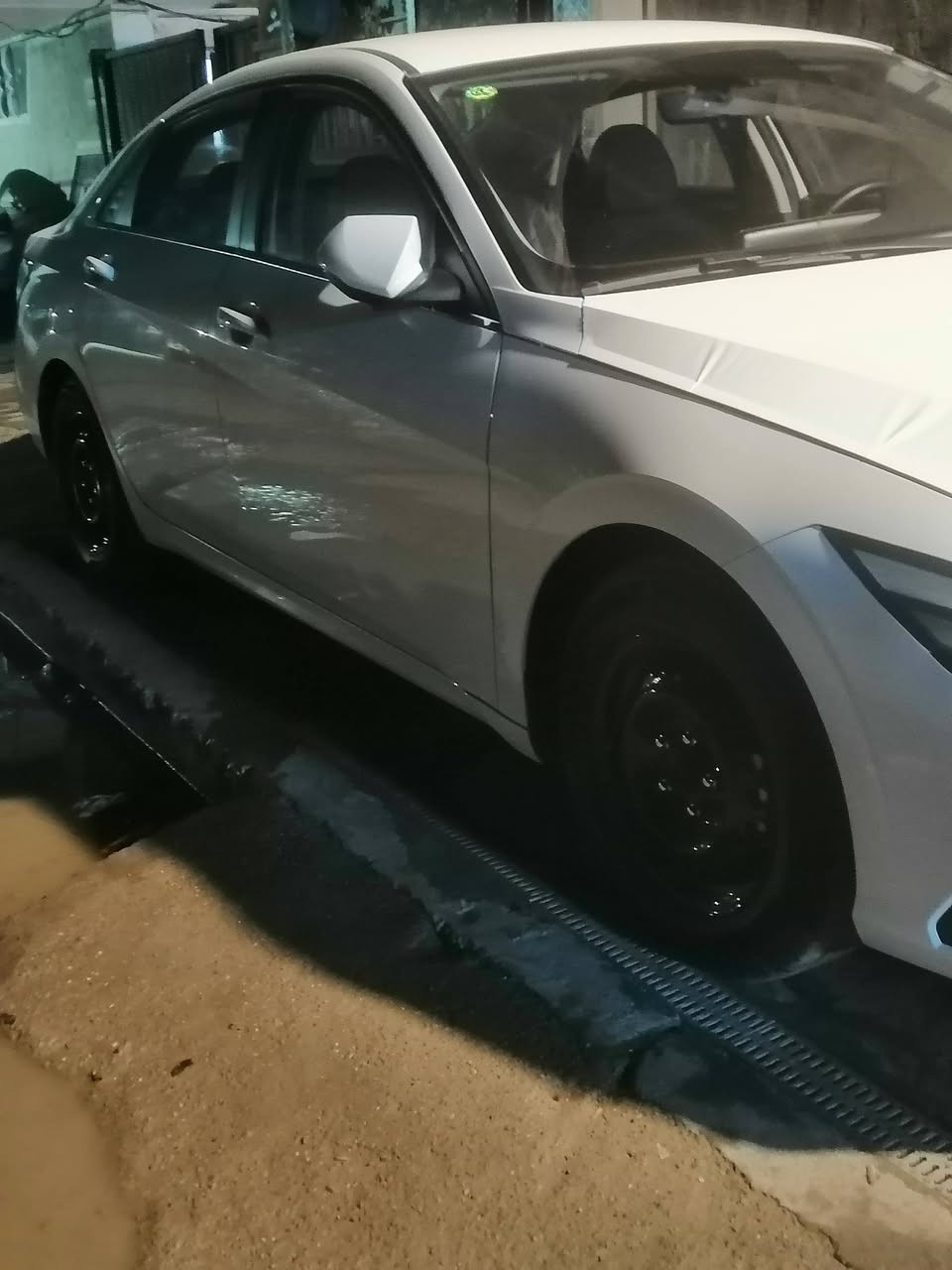 سلام عليكم لنتره موديل 2025البيع ماشيه 14الف سياره فوول موصفات مكفوله كفاله عامه مكان سياره بغداد *********** سعر 155وبيه مجال
