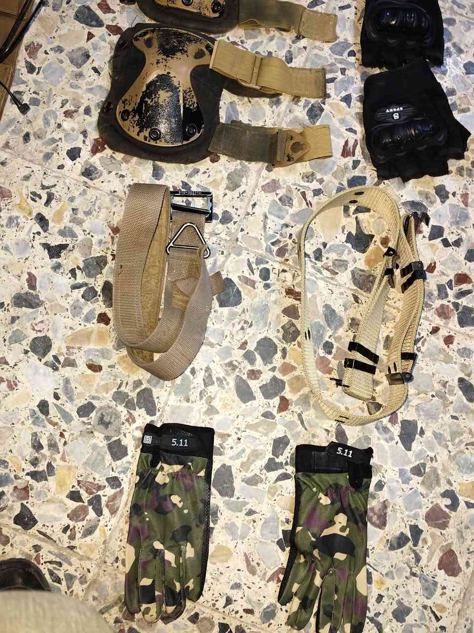 غراض عسكريه اصليات وبيها جدد  وبسعر مناسب حيل لن مستعجل حيل كلهن شلع بدون عمله ب 150 الف قفل سعر اخو البلاش والله بس لن اليوم اريد ابيعها ومستعجل  عرضتهن بسعر اخو البلاش وبالعافيه على الشراي واكو بعد نواعم هم انطيهم بلاش. الشراي مكاني بغداد الحسينية بالبداية السعر قفل 150 
خوذه كاملهه مرتين +جفوف نص+جفوف كاملات+كسارت+ شفقات عدد 3 اصليات ماركه  +لثام عسكري نص+ لثام اسود كامل+ محزم عريض نضيف مرتب سشكله كلش حلو لان جبير عريض +حربها اصليه ماركه+ موبايل الف وميه باب اول اصلي اصلي اصلي شغال حلو فيكه انتيكه+ مكينة حلاقة صفر وهم وياها نشاطه مال شعر ماركه ام الشاشه شحن كهرباء تشحن تابسي+شسوغر مال شعر اصلي جديد مامستخدمخم ابد + شاحنه بور بنك اصلي اصلي 3 موبايلات تشحن فول وكثر +كيبل تابسي اصلي + بدله قطن اصليع امريكيه ام الحاسبه بس شلت الليبل العمليه علم امريكه اني كثيره بدله تخبل بالبس وقطن حيل حلوه ام الكسارات + نطاق النوعيه القديمة اصلي اخو الجديد + نطاق رفيع اصلي اصلي اصلي+فانيله عسكرية جديد الزي الجديد + ملابس داخليه جدد بالجيس+جداحه ماركه زيتوني يعني هم عسكريه + بوت نص بسطال  كتان حلو وخفيف ومرتب+سليب باك جديد جبير عسكري بالجيش بعده + مطري عسكري جديد 2 مطريات عدد 2 + ساعه تلفون تصور فيديو تخلي بيها سمكارت فلاش اتصال تحديد موقع شحن كلكسي ضد الماء تخلي بيها رام هم يصير ذاكرتها قويه لمسكلشي بيها فول هواي ماحجيت عنهن وماذكرتهن المهم الصور كلهم شلع ب 150 الف قفل مكاني بغداد الحسينية بالبداية قرب مطعم الامير الشراي يجي خاص او يتصل هذا رقمي ***********
