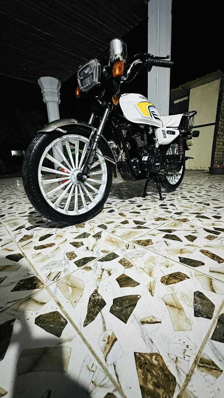 سيفان موديل ٢٤ الدراجة فول نظافة محرك مامفتوح على وصع الشركة كهربائيات شغالة اوراق كاملة السعر ٦٧٥ وبيها مجال مكاني بابل الكفل قرب الامام زيد ع للأتصال 
*********** بي واتساب
