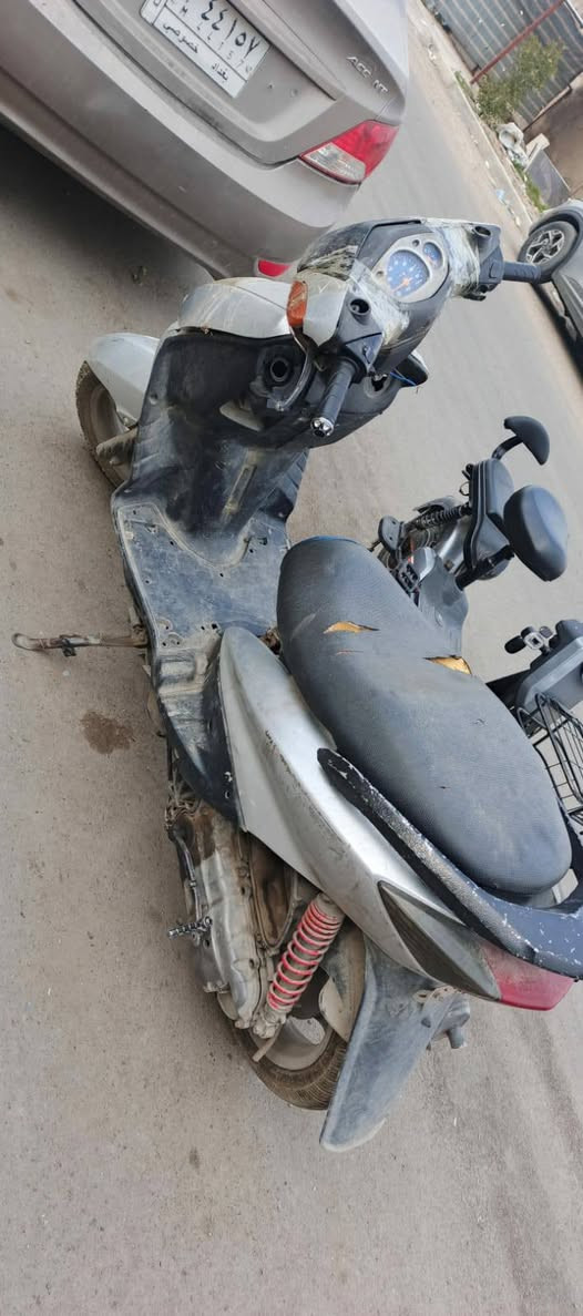 سلام عليكم شباب سكنس نثيا يابني 140 للبيع الدراجه بس كابريتر يحتاجله  وتشتغل السعر 325 وبيها شي قليل الرقم *********** المكان بغداد شارع فلسطين
