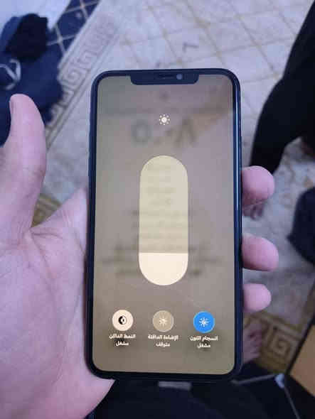 iphone 11 pro max
ذاكرة 64 بطارية 100 دبل سيمكارت 
شاحنة اصليه وشادلة لزكة مضلله وحماية كامرات وكفر جيلاتين
مبدل بطارية وشاشه اصليات وضهر مفطر وكامرة رقم واحد تهتز والباقي شغال اتصال فرمت حدث 
سعره 270 وبي مجال 
مكاني بغداد الدوره رقمي *********** بي واتساب
