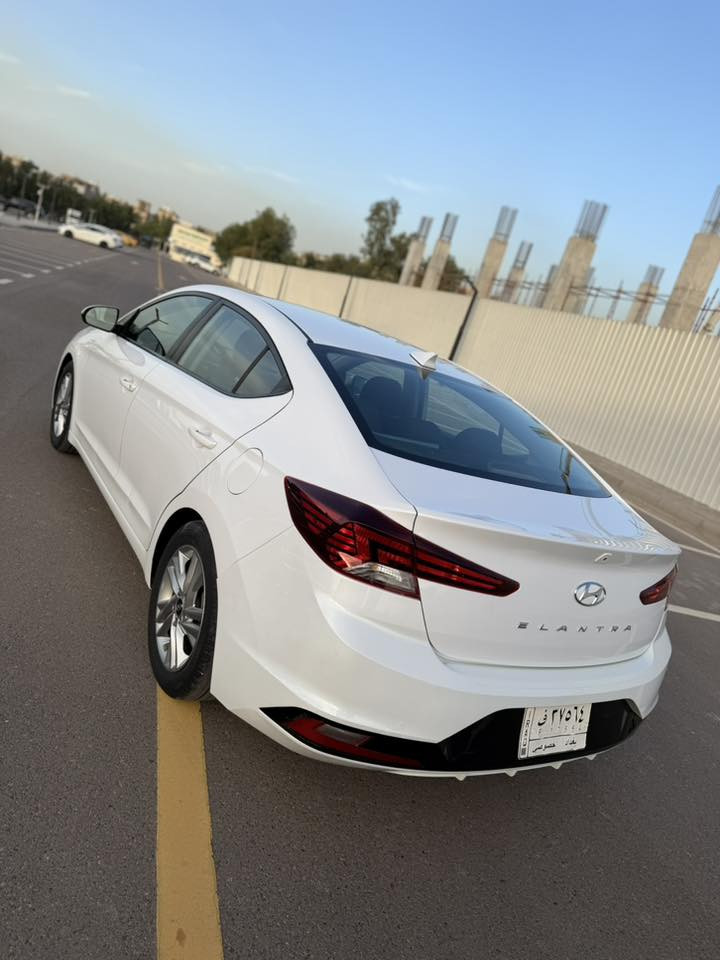 النترا 2020 وارد امريكي محرك 2000 دوش ماشيه 51 حقيقي شرط الفحص
لون ابيض صدفي 

صبغ بابين فقط بدون دواخل بدون ايرباك 
مواصفات شاشه جبيره وكامره وحساس وتحكمات بل ستيرن ورادرات وتحديد مسار 
مودات واوامر صوتية 

السعر 126 نهائي 
المكان بغداد

***********-***********
