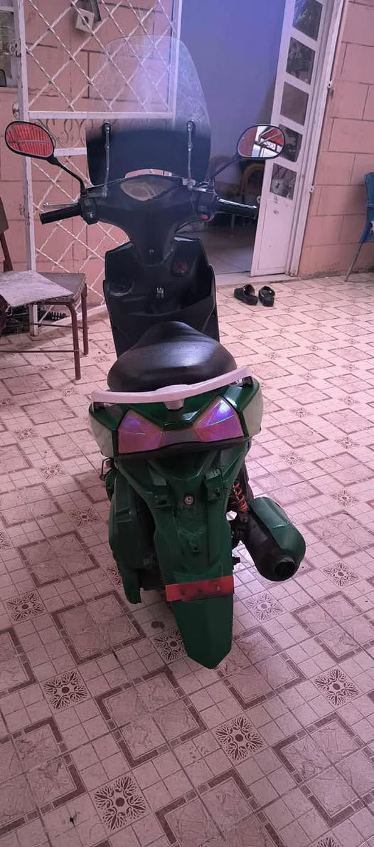 سلام عليكم اف اس صيني دراجه نضيفه 
بسہَ مبدل ولفات نكره سلف 
سعره 350 وبي مجال للبيع او امراوس 
رقم ***********
