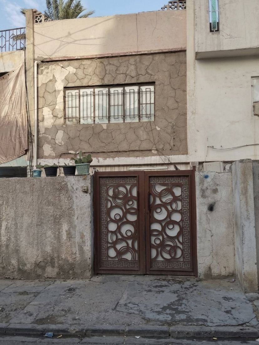 دار للبيـع 🛑
منطقة الحرية / دور نواب الضباط -  شارع الدور العريض قرب الشارع العام

البيت بناء قديم وصالح للسكن  

المساحة 100 م 
واجهة 5 نزال 20 
محلة 424 زقاق 41  
للتواصل والأستفسار 

0783 808 5081
