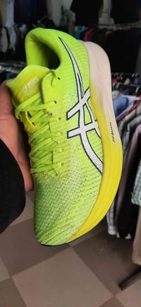 ازیکس • مقاس ٤٠٫٥ • نظيف جدا