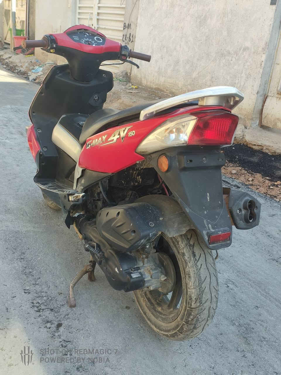 السلام عليكم دراجه جي ماكس 4V 150 cc شغاله نكره سلف كهربياته شغاله شلعه معدل انطلاقيه بشارع سرعته 140 السعر 275 بيه مجال مكاني بابل شارع 60 رقمي ***********
